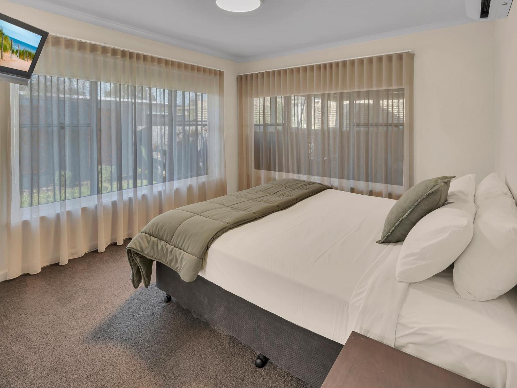 Big4 Ingenia Holidays Queenscliff Beacon Экстерьер фото