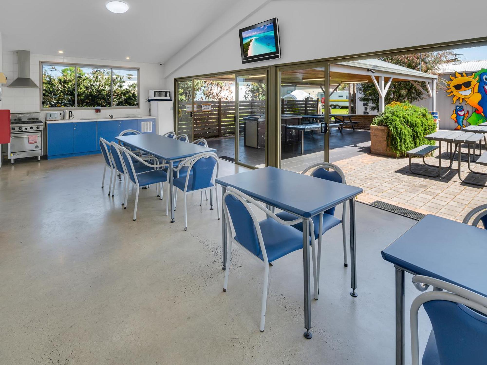 Big4 Ingenia Holidays Queenscliff Beacon Экстерьер фото